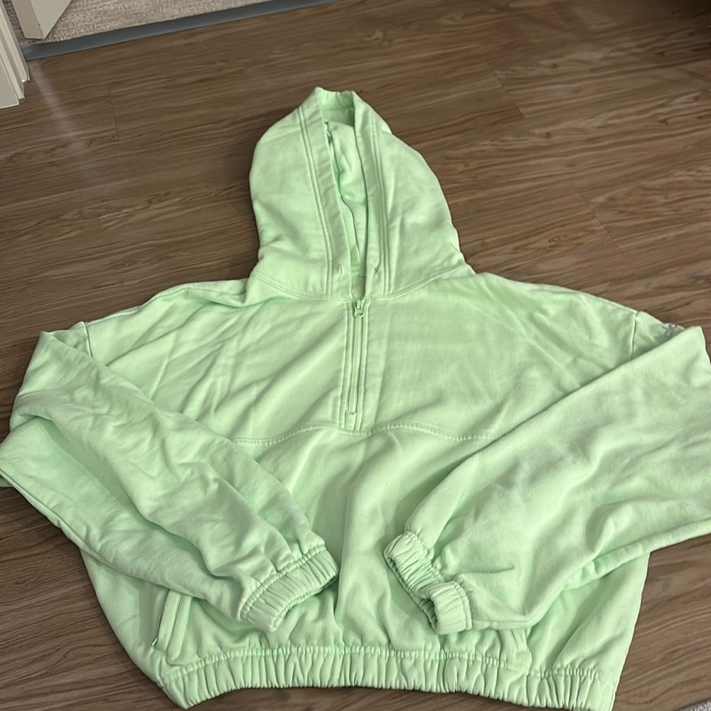 Alo Yoga Cropped Sweatshirt